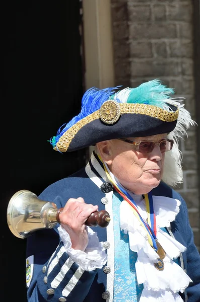 Cri traditionnel de la ville anglaise avec Bell — Photo