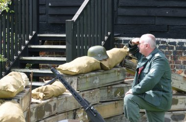 Alman makineli tüfek asker canlandırma