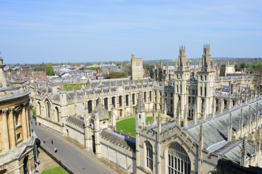 Kilise kulesine Oxford'dan görünümünü
