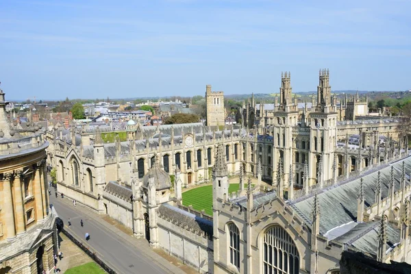 Vista de Oxford desde la parte superior de la torre de la iglesia — Foto de Stock