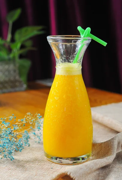 One cup of Mango juice — Stock Photo, Image