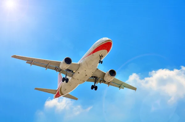 The plane is landing. — Stock Photo, Image