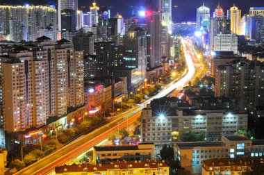 Qingdao şehir gece