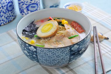 Japon şehriye el çekti