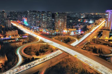 Kentsel Üstgeçit gece görünümü