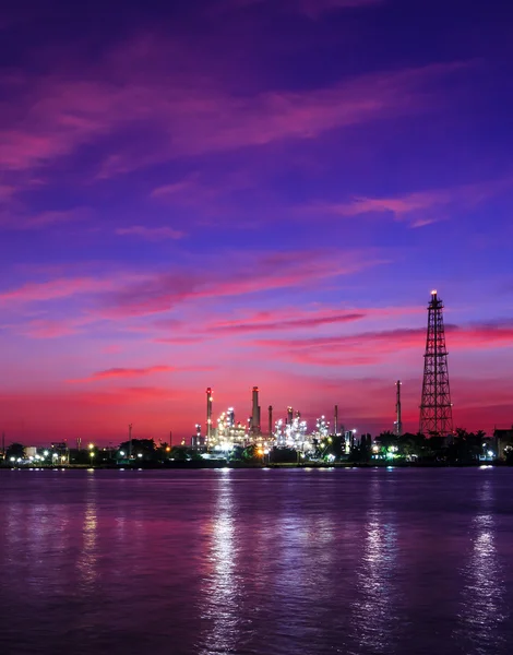 Refinaria de petróleo — Fotografia de Stock