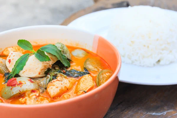 Pollo al curry rojo con arroz — Foto de Stock