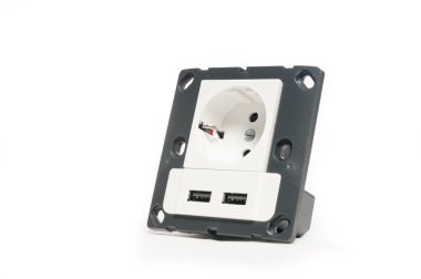 Dekorasyo olmadan iki usb şarj portu ile modern güç soketi