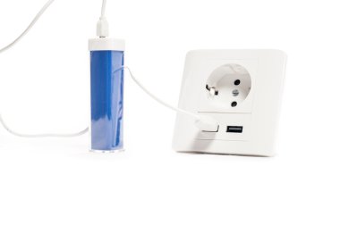 Şarj. powerbank pil yuvasından, iki ile bize şarj