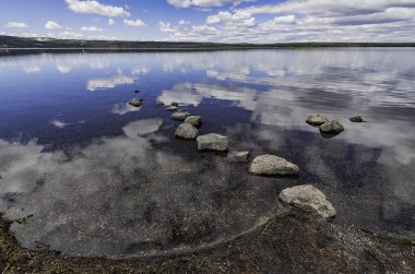 Yansıma bir bulut Gölü, Yellowstone Milli Parkı