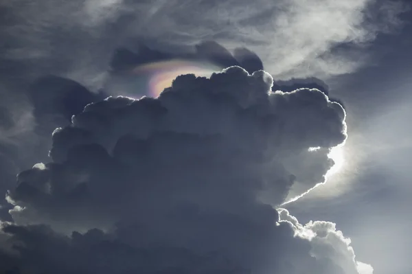 Forma de nuvem olhar como cabeça de cão — Fotografia de Stock