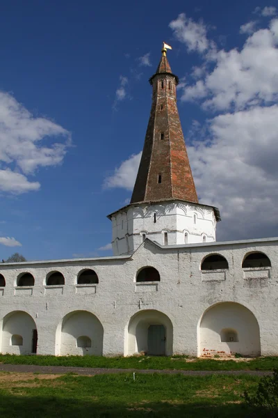 Wieża w Volokolamsku Józefa klasztor. Rosja, Moscow region — Zdjęcie stockowe