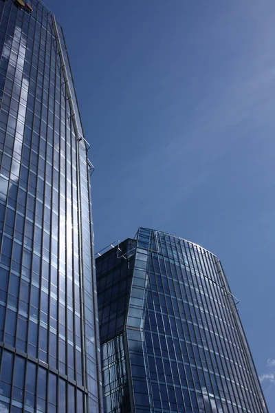 The modern high-rise building — Stock Photo, Image