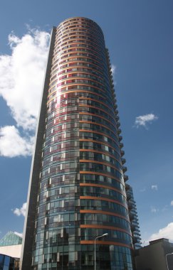 modern yüksek katlı bina