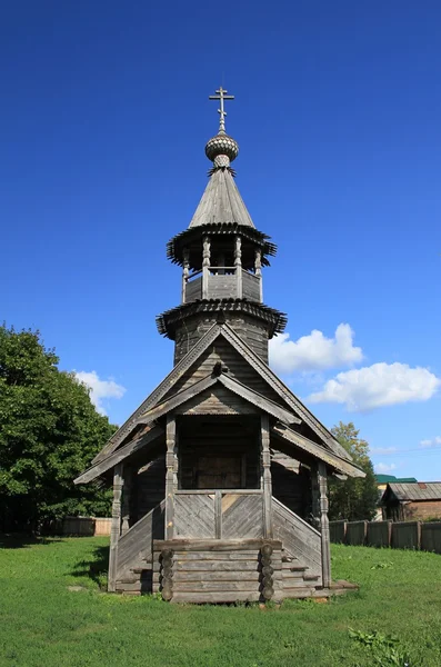 Kapel van de aartsengel Michael. Reserve Museum Poesjkin "Zijn". Rusland — Stockfoto