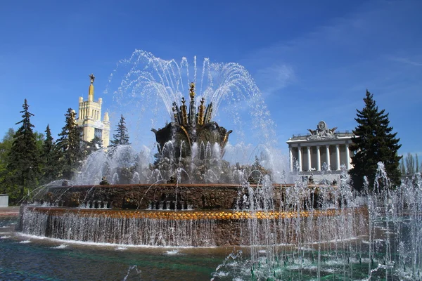 喷泉宝石花。莫斯科 — 图库照片