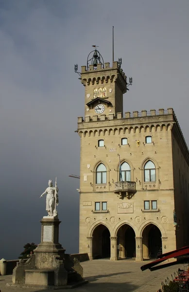 Residenz San Marino Parlament - Volkspalast — Stockfoto