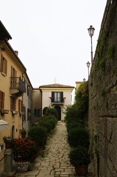 Старовинні вулички Сан-Марино — стокове фото