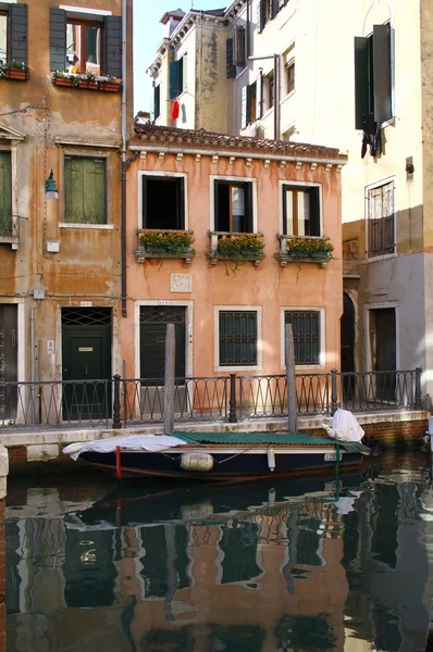 ヴェネツィア,イタリアの運河 — ストック写真
