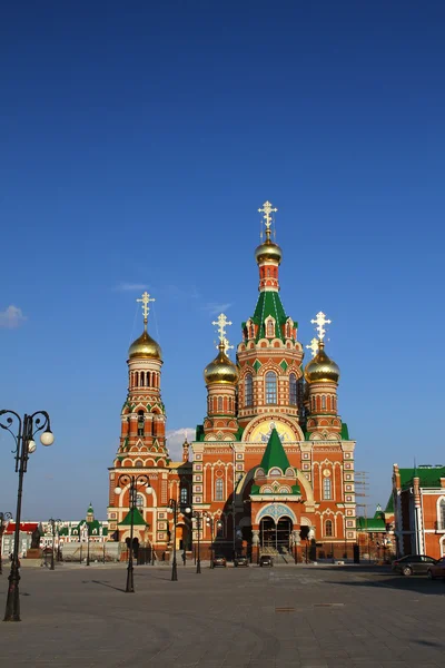 Kathedraal van de opstanding in Yoshkar-Ola. Rusland — Stockfoto