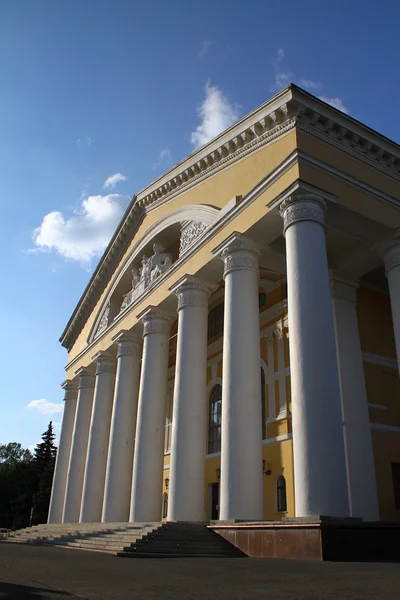 Марійський Національного театру. Росія, Йошкар-Ола — стокове фото