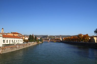 Nehir Adige, Verona. İtalya