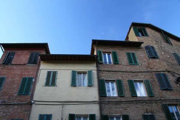 Façades de bâtiments en Sienne — Photo