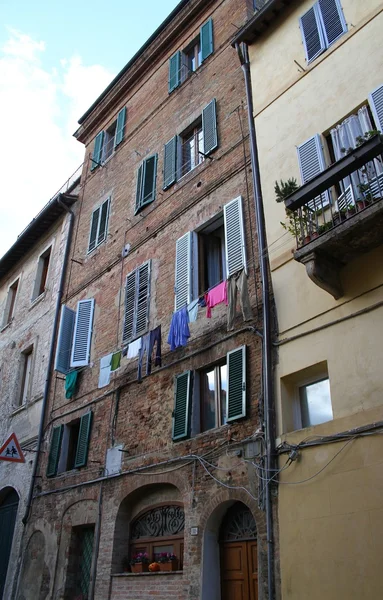 Façades de bâtiments en Sienne — Photo