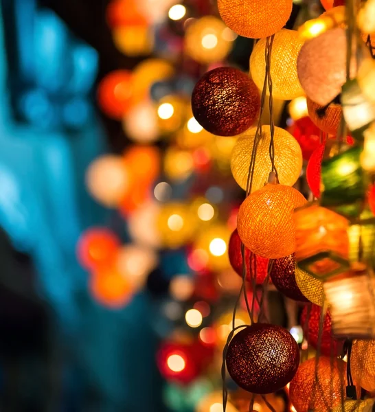 Färgglada glödande julbelysning — Stockfoto