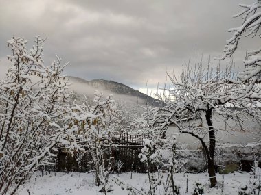 Kırım Yarımadası. Dağlık Kırım 'a ilk kar yağdı.