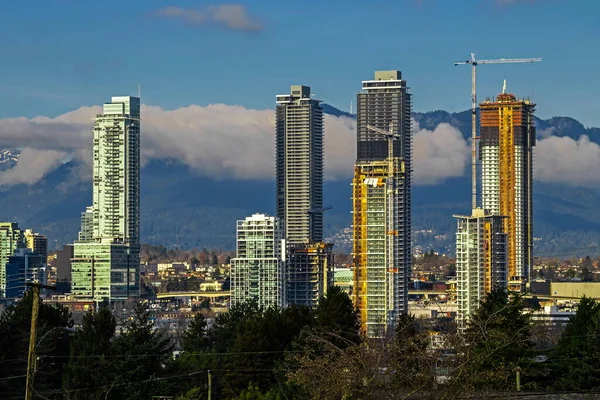 Hochhausneubau Der Stadt Burnaby Zentrum Der Stadt Vor Dem Hintergrund — Stockfoto