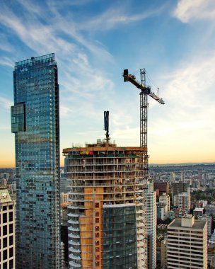 Yeni consnruction Downtown vancouver