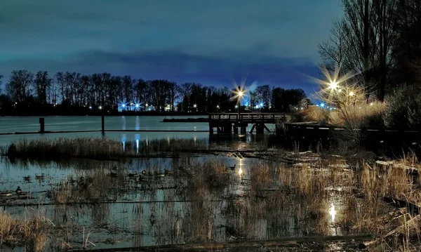 Nehir de akşam — Stok fotoğraf