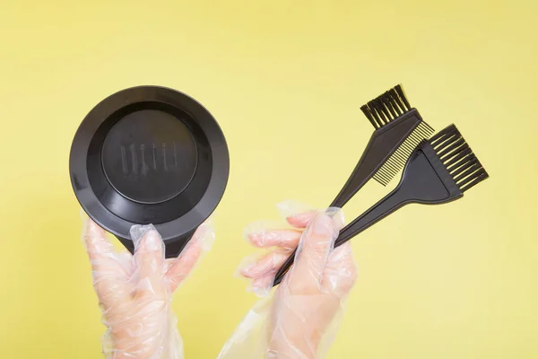 Definir Para Casa Cabelo Salão Tingimento Nas Mãos Uma Mulher — Fotografia de Stock