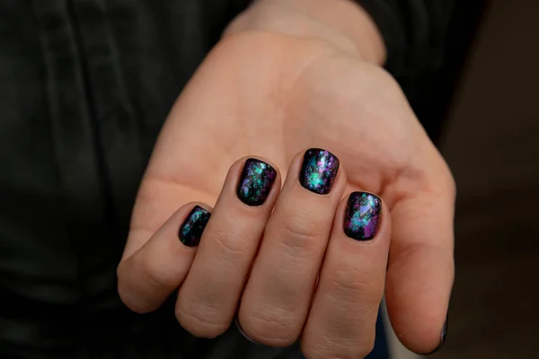 Women Well Groomed Hands Black Glitter Manicure Gel Polish Coating — Stock Photo, Image