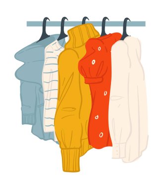 Moda mağazasında ya da dükkanda giysiler, indirimde kazaklar.