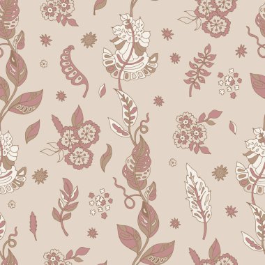 Sıcak bej arka planda çiçek aksanlı narin kızarık ve taupe botanik sarmaşıklar. Duvar kağıdı, yatak örtüsü, döşeme, kumaş ve dekor izleri için ideal..