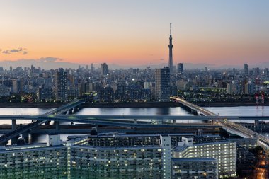 Tokyo siluetinin Asakusa adlı