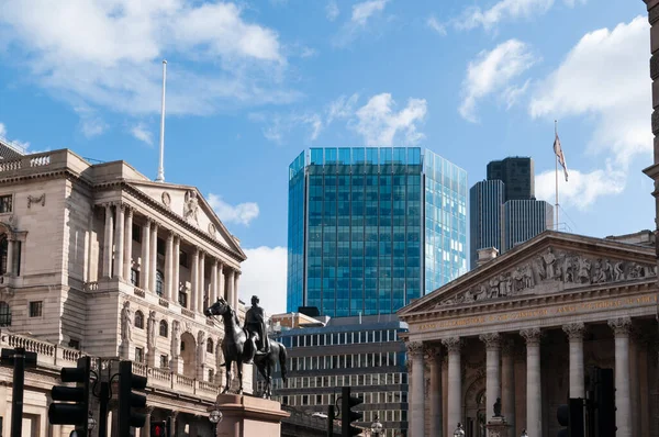 Londres Reino Unido Agosto 2010 Banco Inglaterra Vigilado Por Una — Foto de Stock