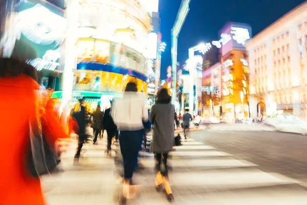 Giappone Tokyo Persone All Incrocio Nel Quartiere Dello Shopping Ginza — Foto Stock