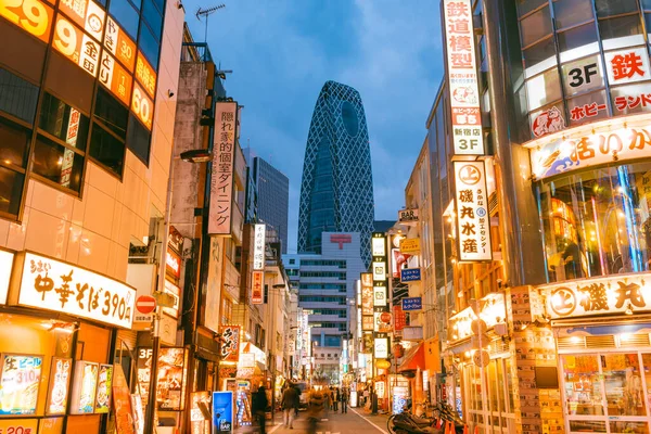 Tokió Japán 2016 Január Street View Nishi Shinjuku Bevásárlóutca Ahol Stock Fotó