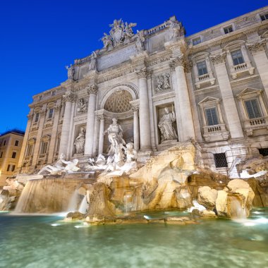 Trevi Çeşmesi, Roma - İtalya.