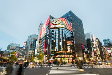 Ginza bölgesinde: Fujiyama bina