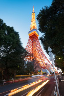 Geceleri Tokyo Kulesi .