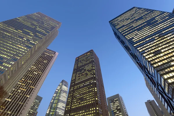 Shinjuku nocą, Tokio - Japonia — Zdjęcie stockowe