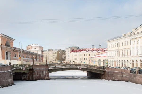 Moika násep na zimní ráno. St. Petersburg. — Stock fotografie