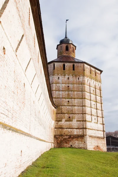 Wall of the Kirillo-Belozersky monastery. Architectural monument — Stock Photo, Image