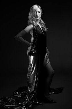 b ve w glamour portre sarışın kadın