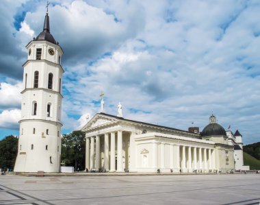 St Stanislaus ve Vilnius Merkezi çan kulesinde katedral