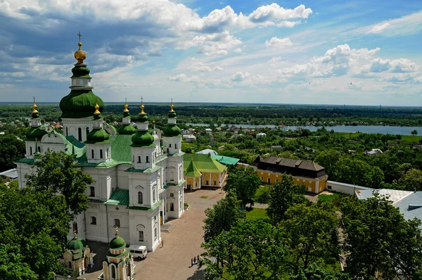 Св. Троицкий монастырь в Чернигове, Украина, вид сверху. 1069 год, XI век — стоковое фото